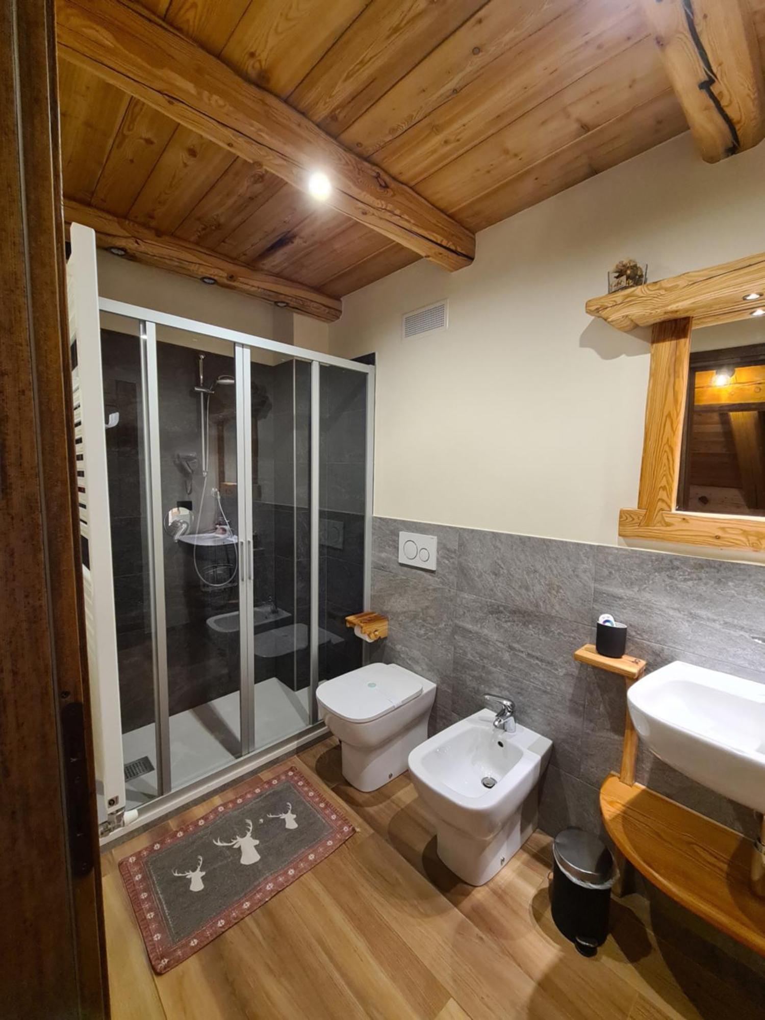 La Maison. Il Nido Dell'Aquila Bardonnèche Extérieur photo